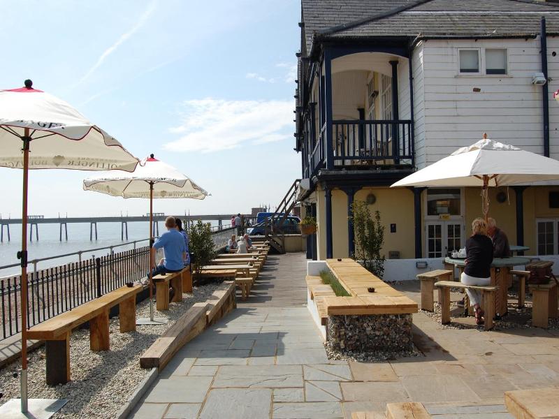 Royal Hotel - Genel
