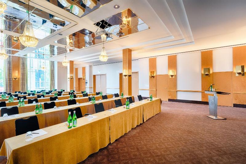 Radisson Blu Senator Hotel - Toplantı