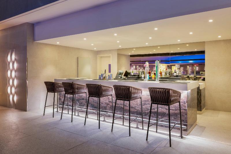 Crowne Plaza Doha-The Business Park - Bar