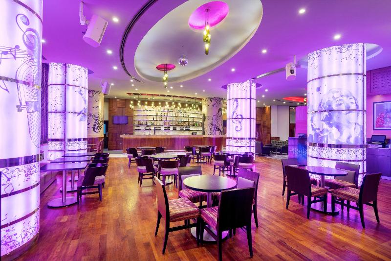 Crowne Plaza Doha-The Business Park - Bar
