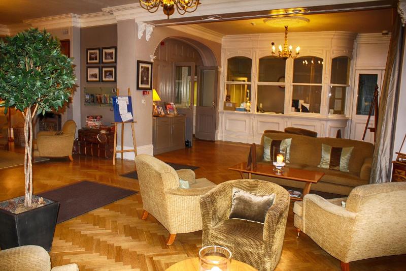 Bell Hotel - Lobi
