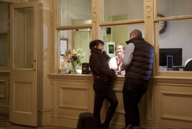 Bell Hotel - Lobi