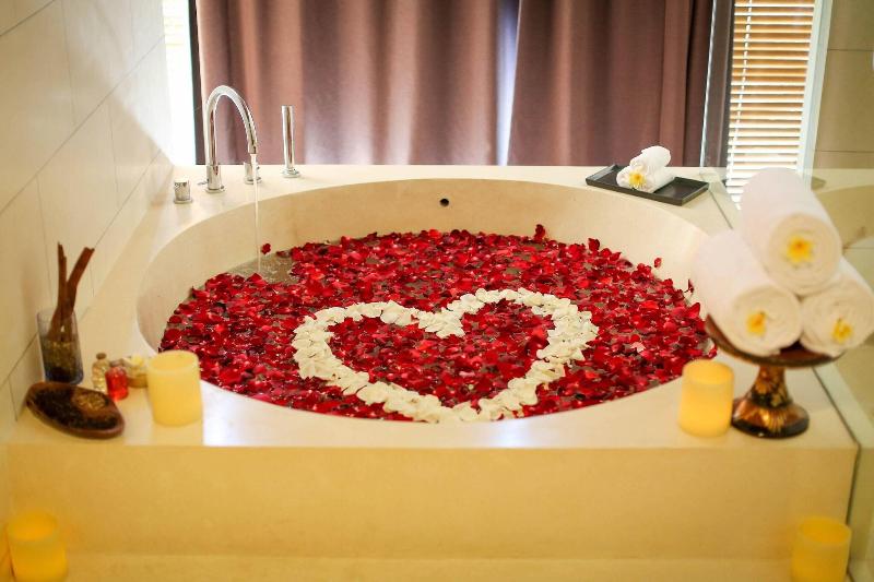 Courtyard by Marriott Bali Nusa Dua Resort - Aktivite