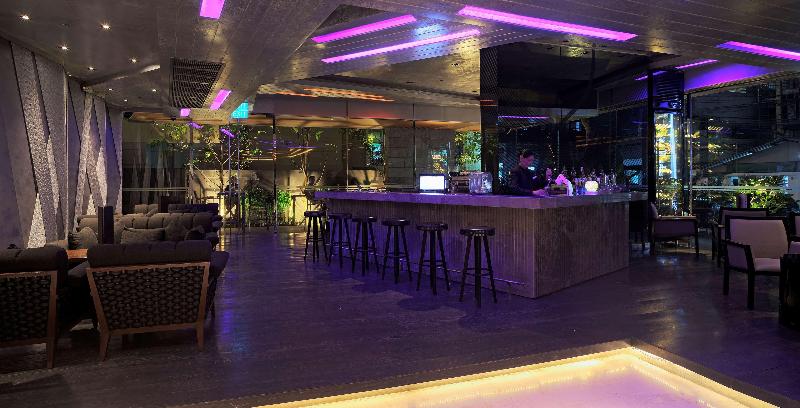 Hyatt Place Bangkok Sukhumvit 1 - Bar