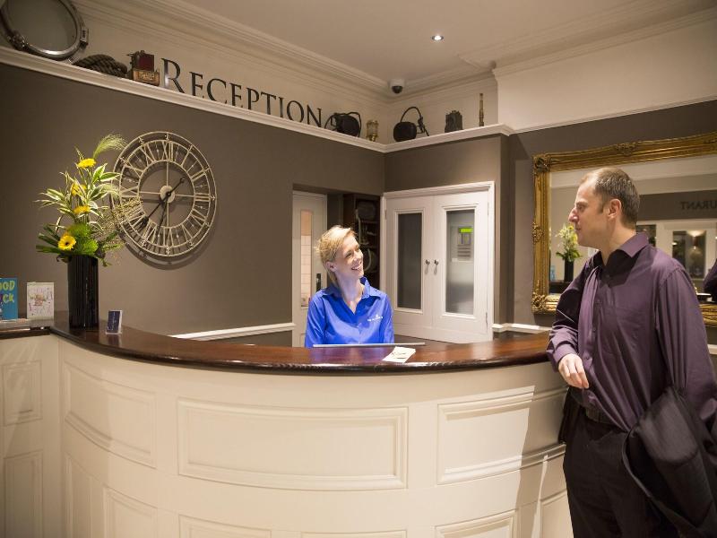The Marine Hotel - Lobi