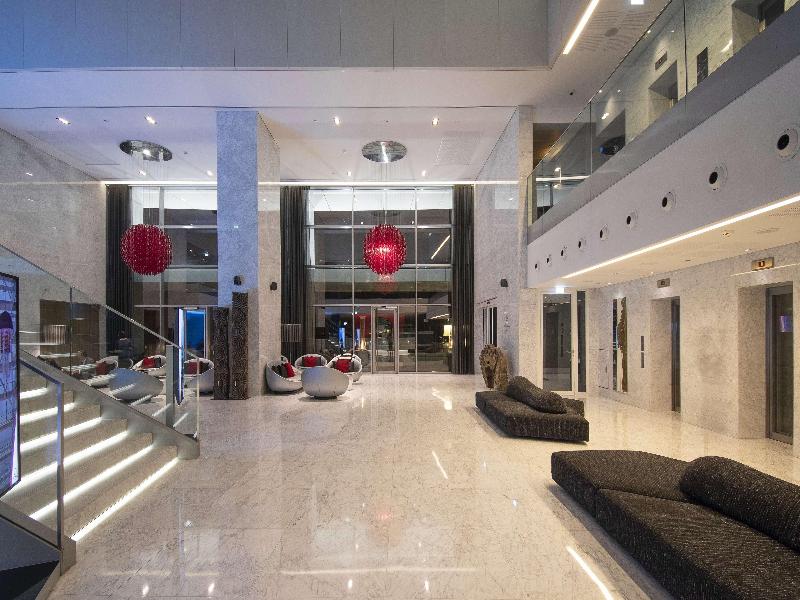 Myriad By Sana Hotels - Lobi