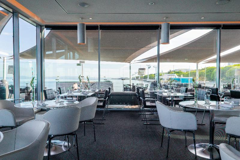 Myriad By Sana Hotels - Restoran