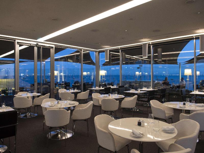 Myriad By Sana Hotels - Restoran