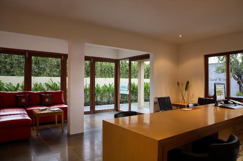Bali Island Villas and Spa Seminyak - Lobi