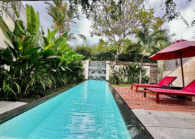 Bali Island Villas and Spa Seminyak - Havuz