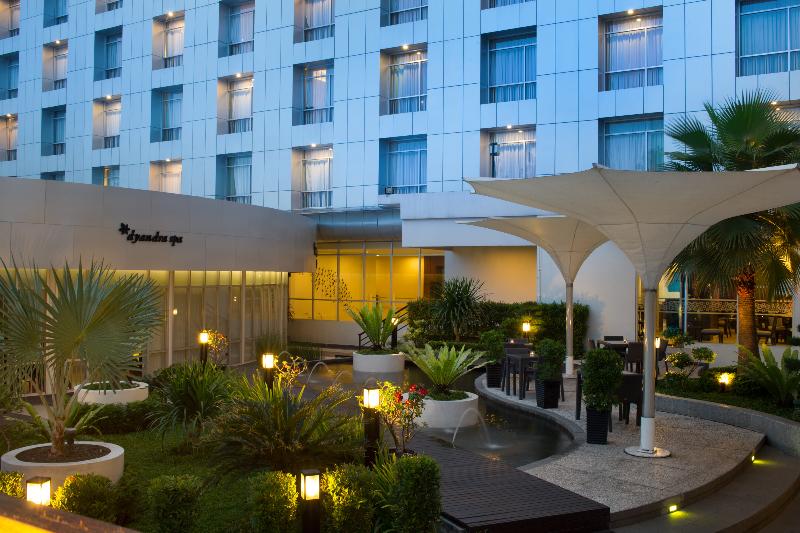 Hotel Santika Premiere Dyandra Hotel & Convention - Genel