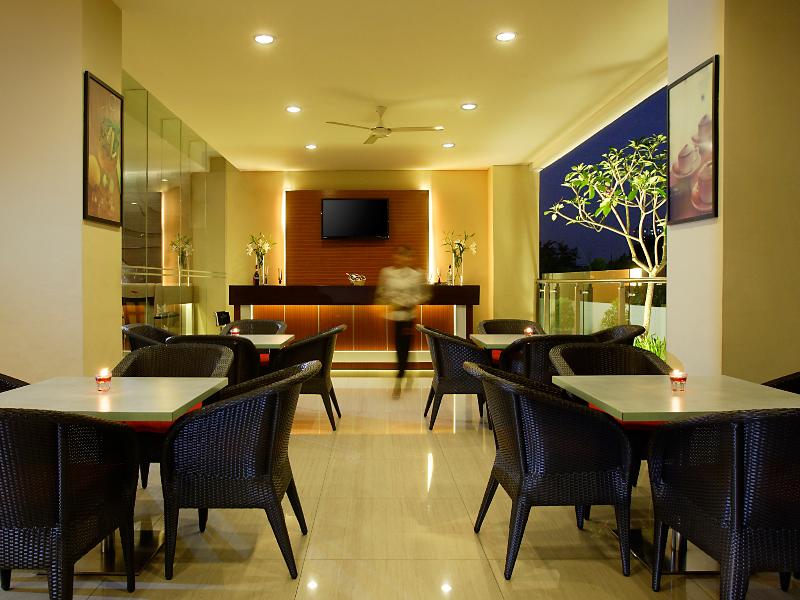 Hotel Santika Jemursari Surabaya - Bar