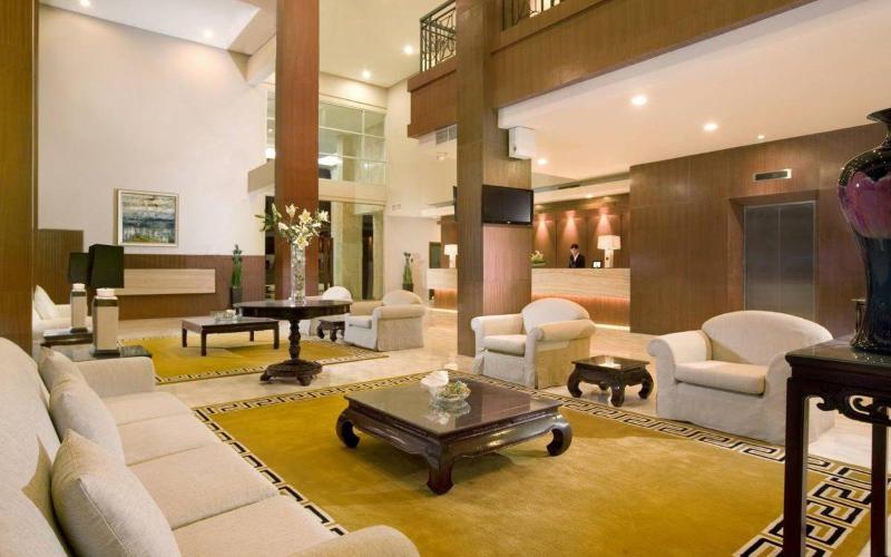 Hotel Santika Jemursari Surabaya - Lobi