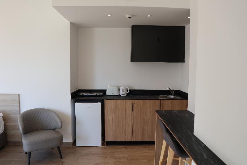 Sunflower Hotel Apts - Oda