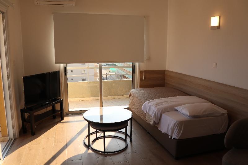 Sunflower Hotel Apts - Oda
