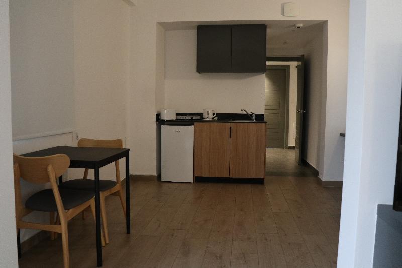 Sunflower Hotel Apts - Oda