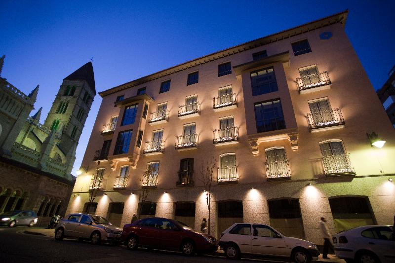 Nexus Valladolid Suites & Hotel - Genel