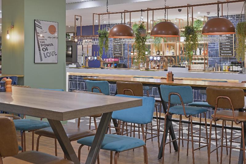 Travelodge Gatwick Central Airport - Bar