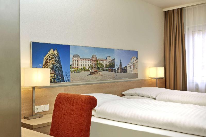 H+ Hotel Darmstadt - Oda