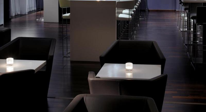 Hues Boutique - Bar