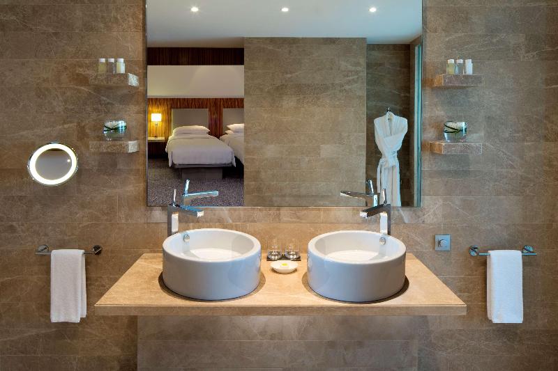 Andaz Capital Gate Abu Dhabi, By Hyatt - Oda