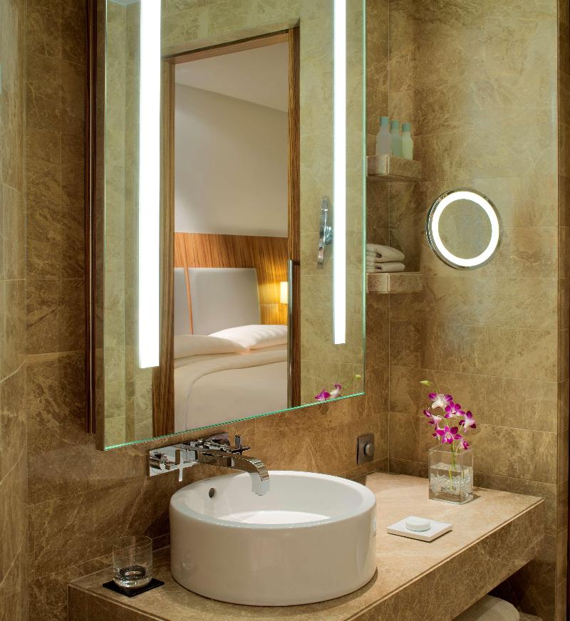Andaz Capital Gate Abu Dhabi, By Hyatt - Oda
