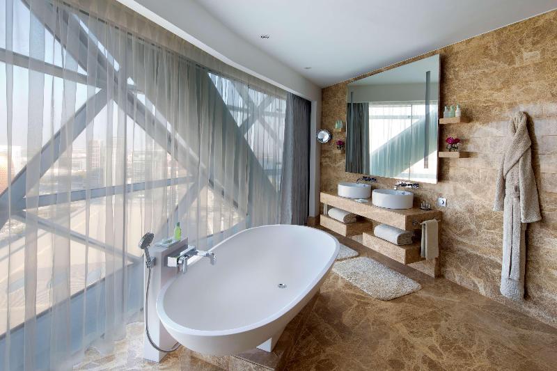 Andaz Capital Gate Abu Dhabi, By Hyatt - Oda