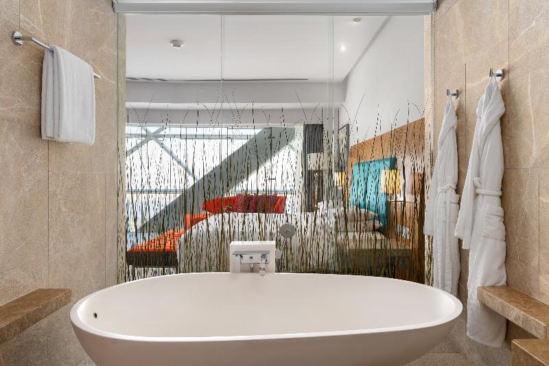 Andaz Capital Gate Abu Dhabi, By Hyatt - Oda