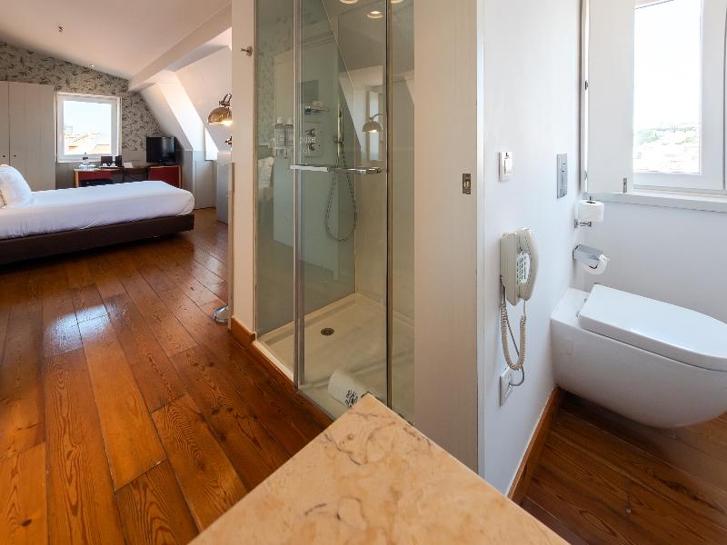 Lisboa Carmo Hotel - Oda