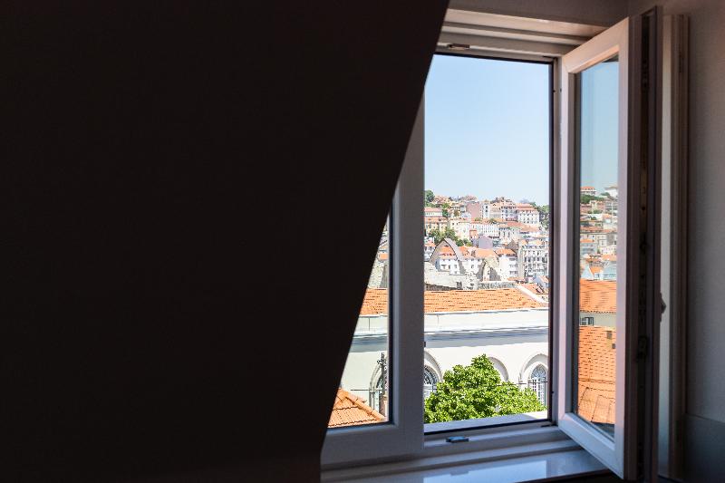 Lisboa Carmo Hotel - Oda