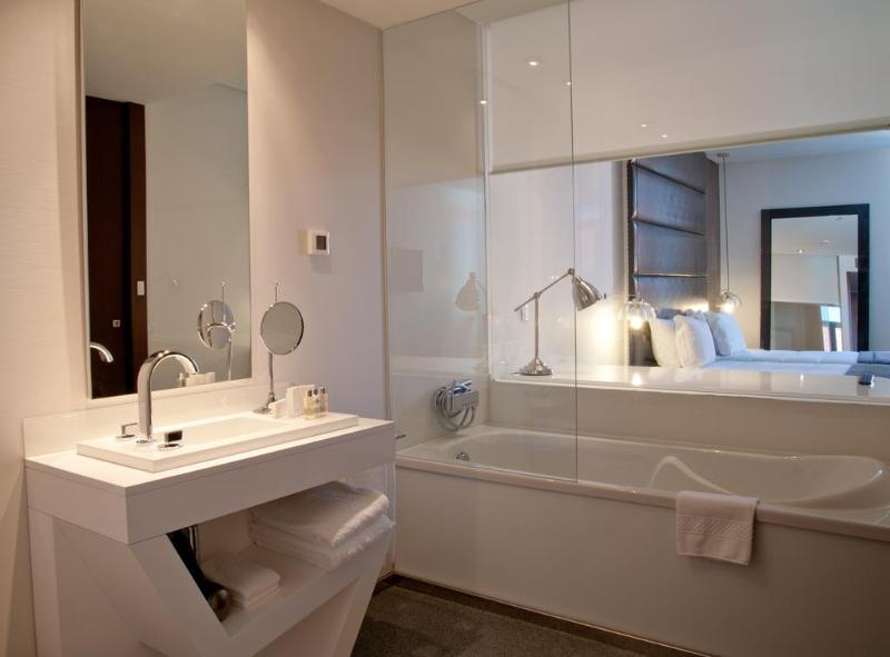 Lisboa Carmo Hotel - Oda