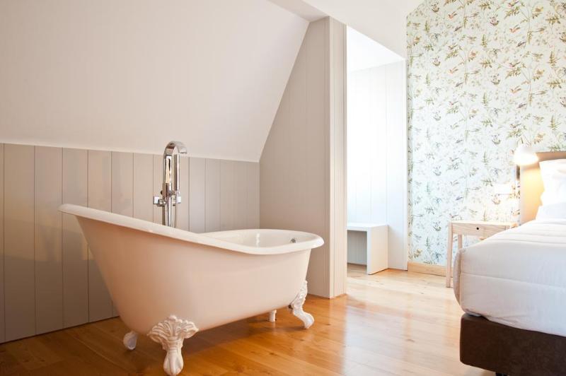 Lisboa Carmo Hotel - Oda