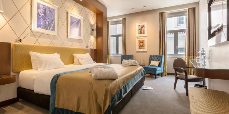 Lisboa Carmo Hotel - Oda