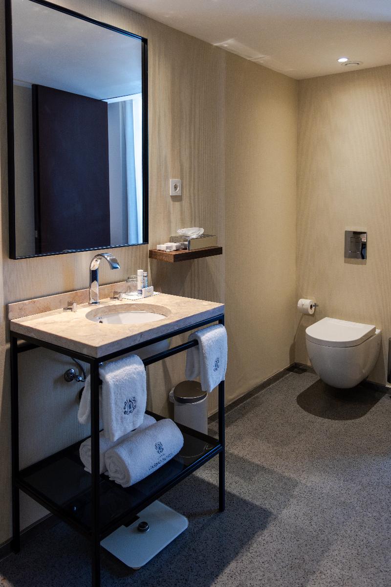Lisboa Carmo Hotel - Oda