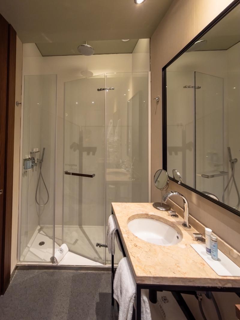Lisboa Carmo Hotel - Oda