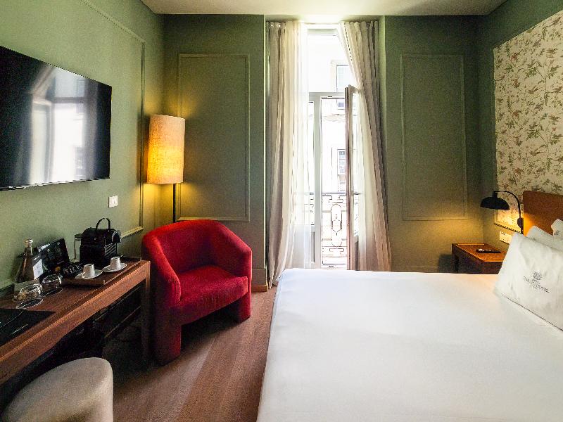 Lisboa Carmo Hotel - Oda