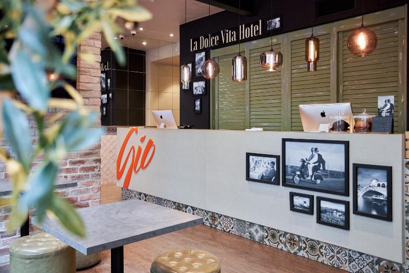 Gio Hotel - Lobi