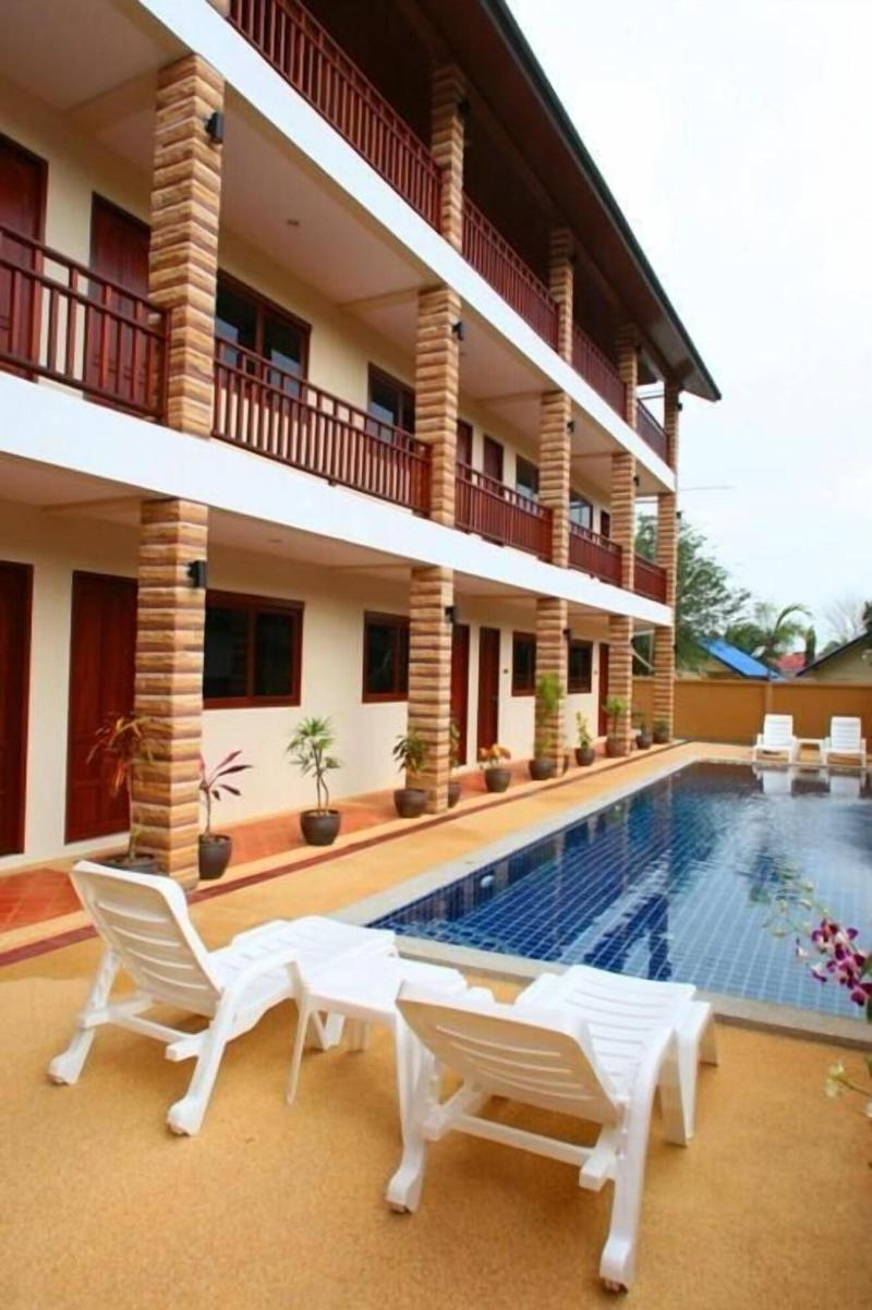 Hathai House - Havuz