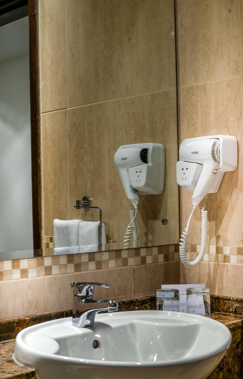 First Central Hotel Suites - Oda