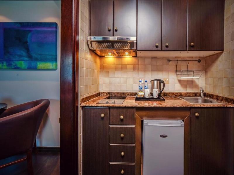 First Central Hotel Suites - Oda