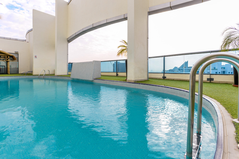 First Central Hotel Suites - Havuz