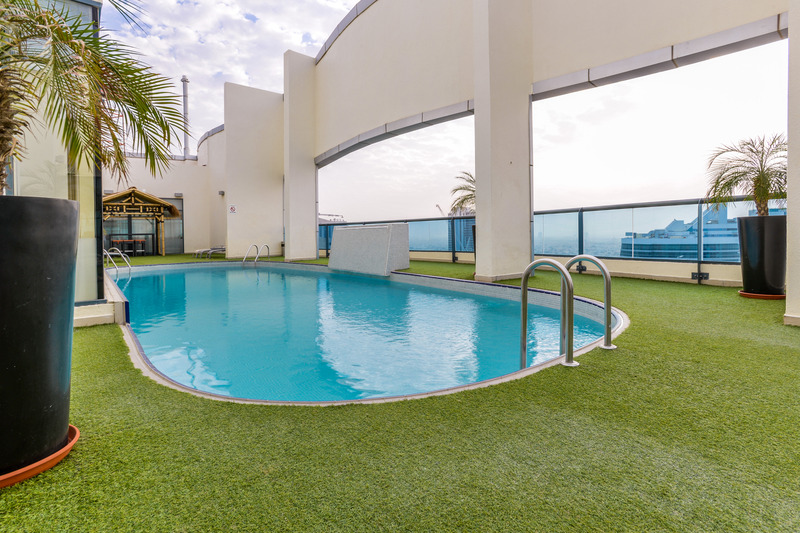 First Central Hotel Suites - Havuz