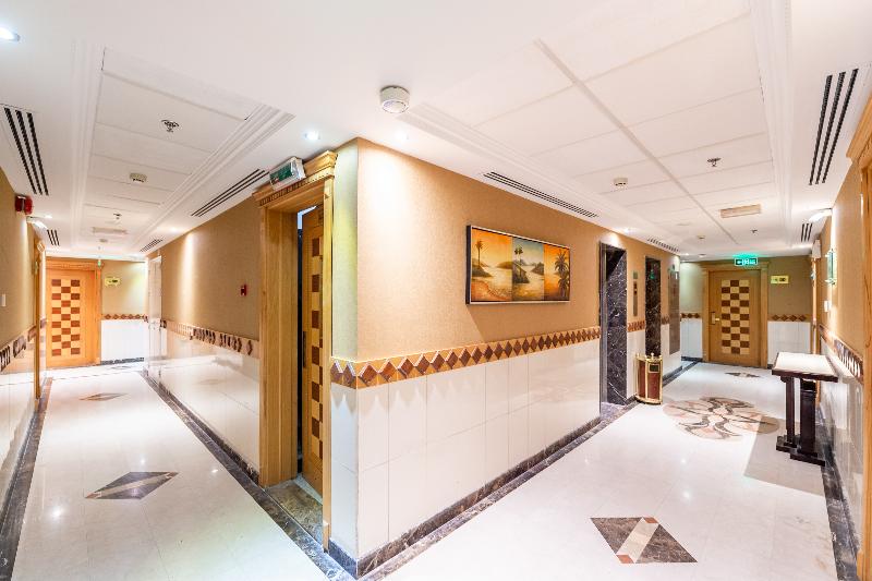 Crystal Plaza Hotel - Lobi