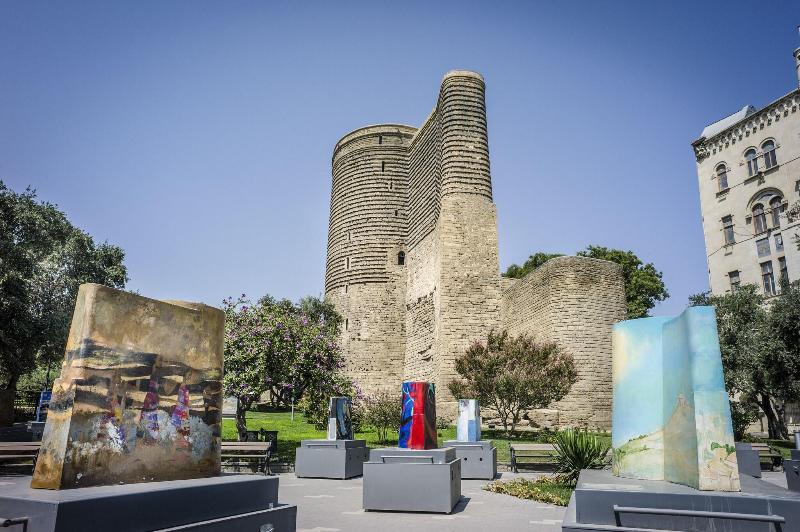 JW Baku - Oda