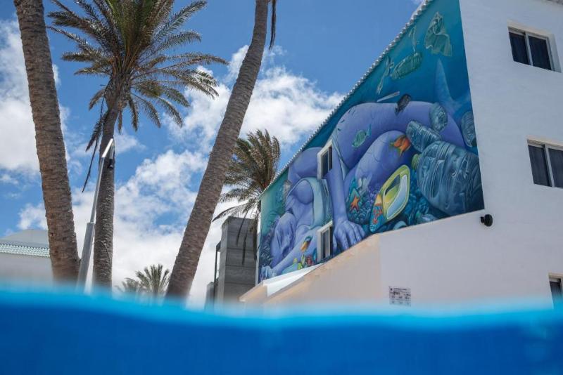 Surfing Colors - Genel