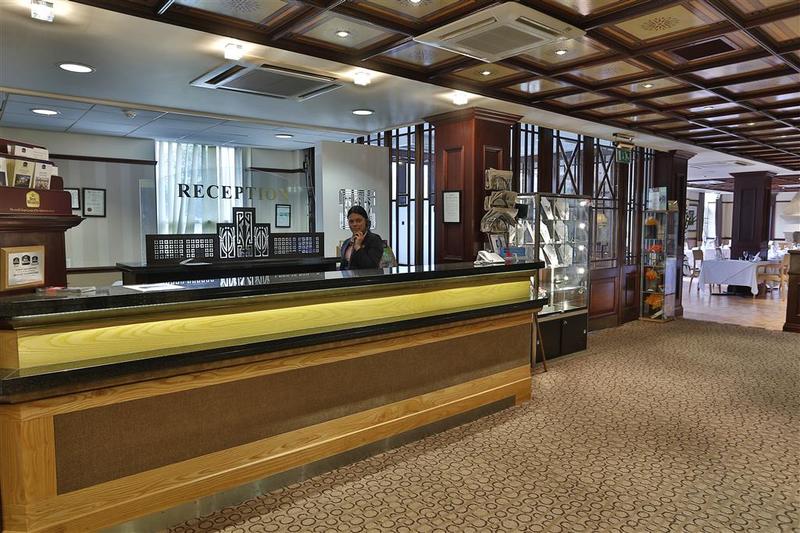 Cedar Court Hotel Harrogate - Lobi