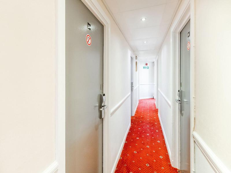 Stade Court Hotel - Lobi