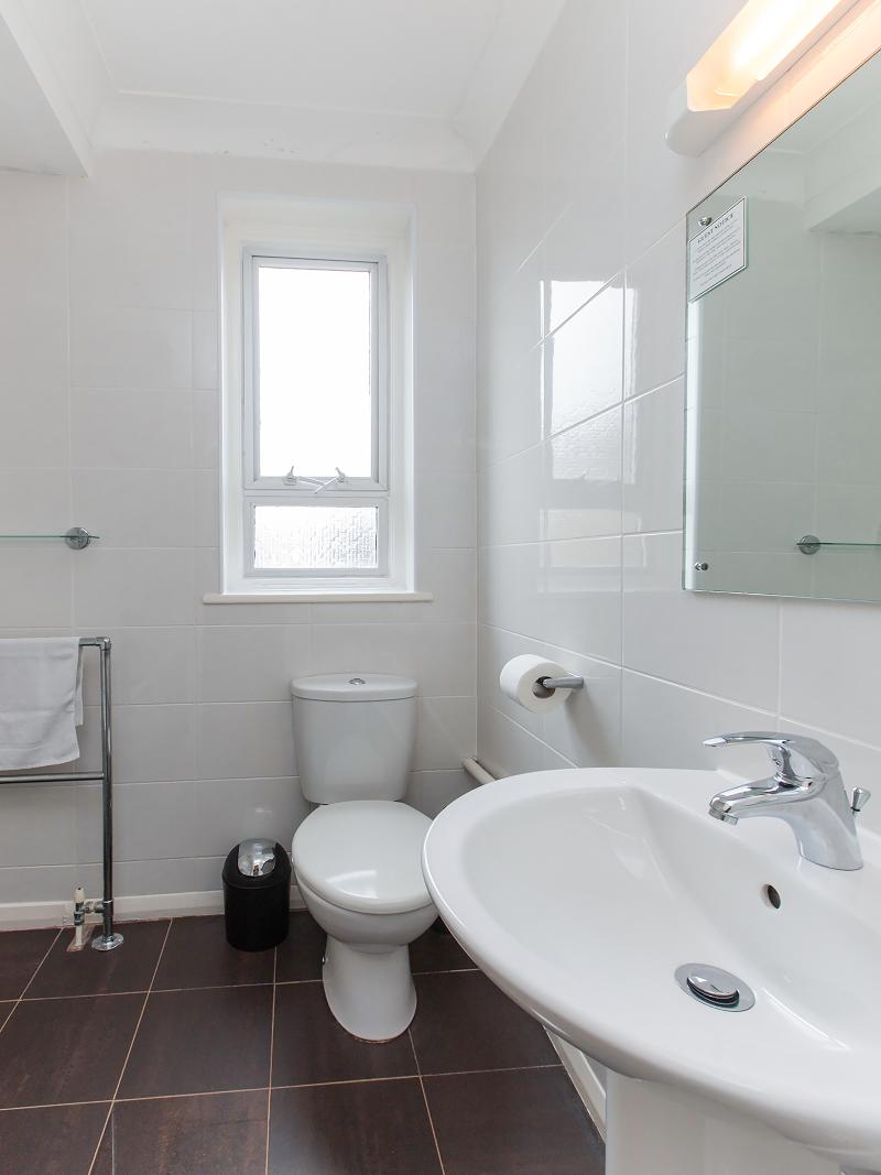 Stade Court Hotel - Oda