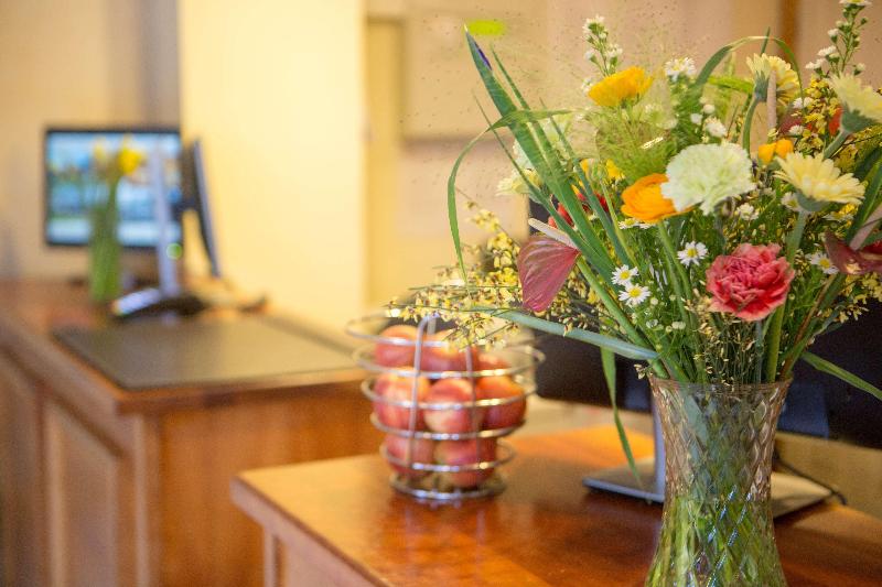 Best Western Bristol North The Gables Hotel - Lobi