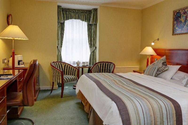 Best Western Premier Blunsdon House Hotel - Oda